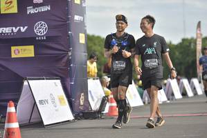 BIB: 542, 0748
                            <button type="button" onclick="openModal(4942571)" class="btn btn-primary btn-sm float-right btn-popup" data-toggle="modal" data-target=".modal-high-quality">
                        <i class="fas fa-shopping-cart"></i> Add to Cart
                    </button>
                                            <button type="button" onclick="isThisMe(4942571, true)" class="btn btn-success btn-sm float-right btn-popup btn-isme hidden" data-toggle="tooltip" data-placement="bottom" title="นี่คือรูปของคุณใช่ไหม คลิกที่นี่เพื่อเอาเข้าอัลบั้ม">
                        <i class="fas fa-plus"></i> Add to album
                    </button>
                    <button type="button" onclick="isThisMe(4942571, false)" class="btn btn-warning btn-sm float-right btn-popup btn-isnotme hidden">
                        <i class="fas fa-ban"></i> Remove from album
                    </button>